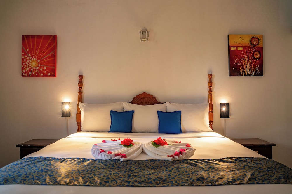 Merrils Beach Resort II — Hotel rooms in Negril