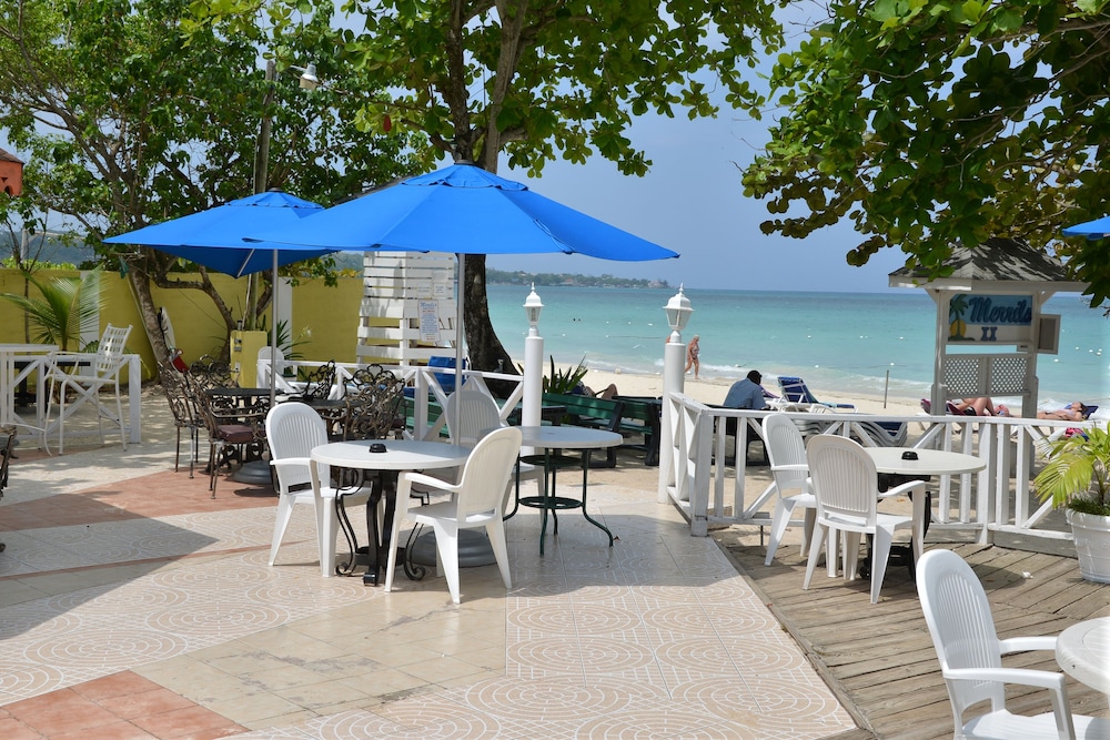 Merrils Beach Resort II — Beach in Negril