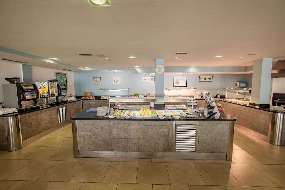 Servatur Alameda de Jandía — Shared spaces in Esquinzo, Canary Islands