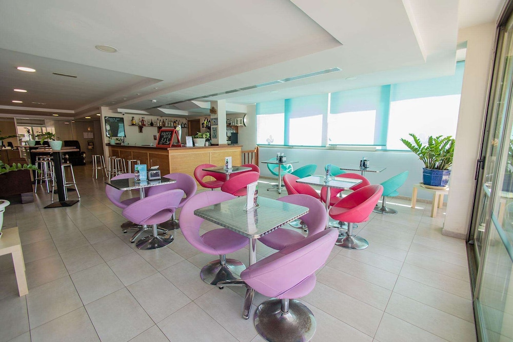 Servatur Alameda de Jandía — Shared spaces in Esquinzo, Canary Islands