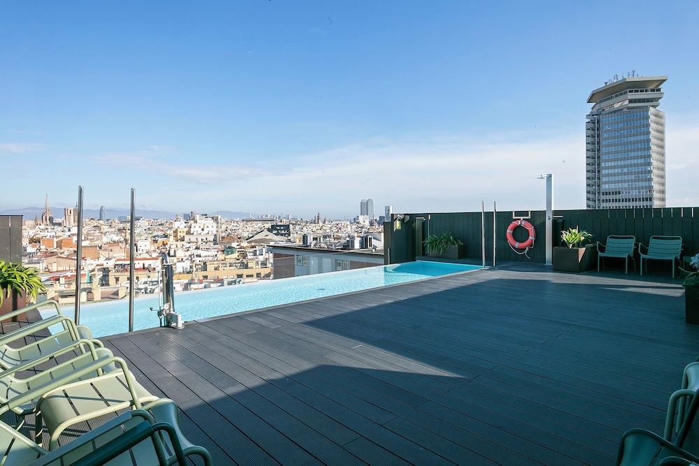Hotel Andante Drassanes — Swimming pool in Barcelona, Catalonia