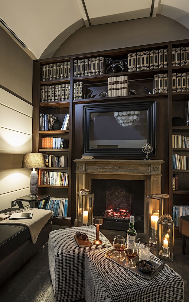 The Independent Hotel — Hotel rooms in Rome, Lazio