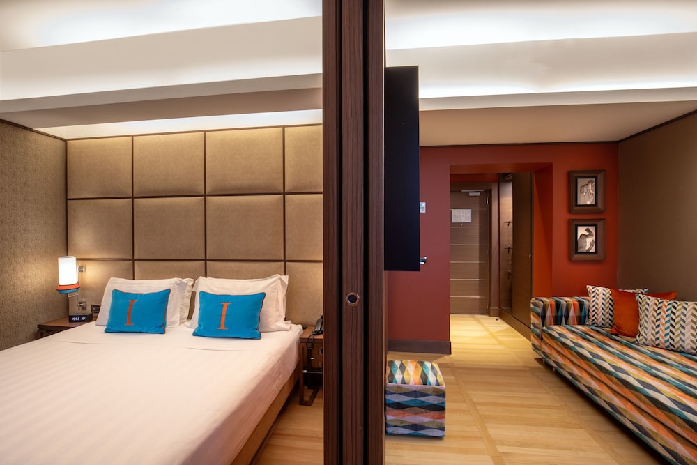 The Independent Hotel — Hotel rooms in Rome, Lazio