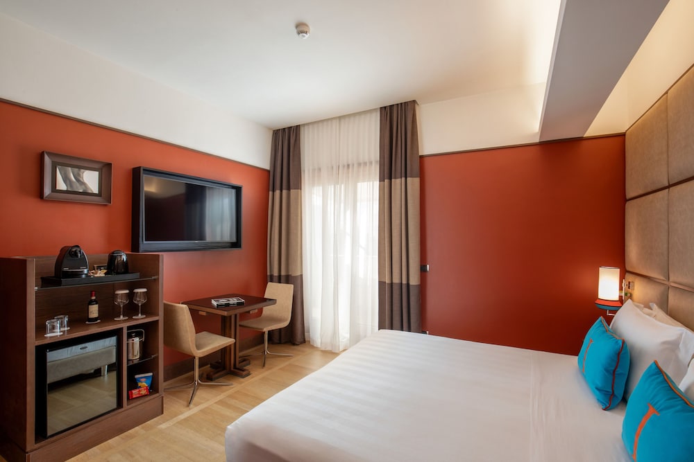 The Independent Hotel — Hotel rooms in Rome, Lazio