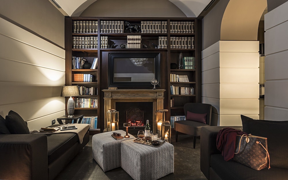 The Independent Hotel — Hotel rooms in Rome, Lazio