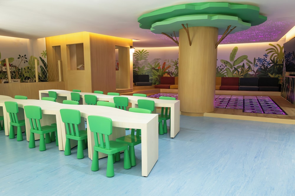 Ambassador at Grand Velas All Inclusive — Restaurant & bars in Playa del Carmen, Quintana Roo