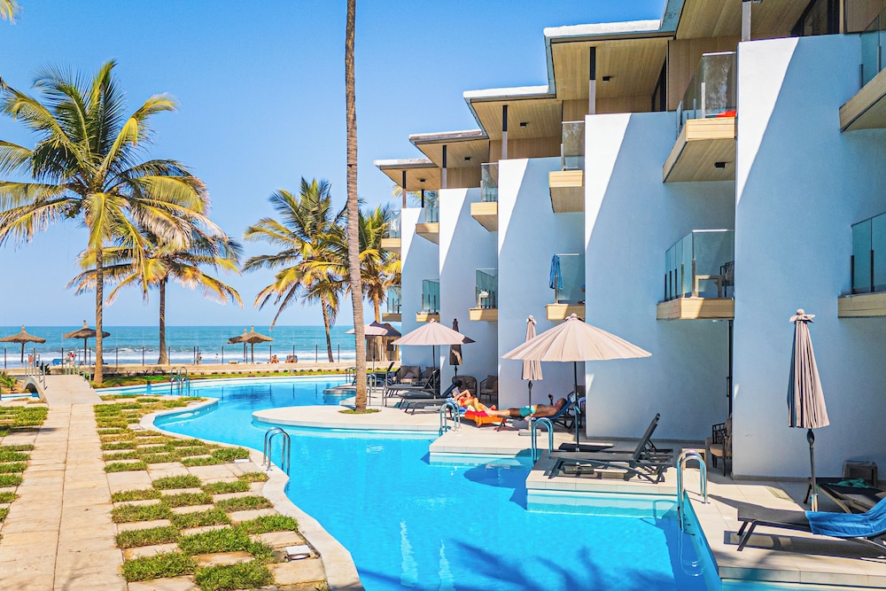 Kombo Beach Resort — Swimming pool in Serrekunda