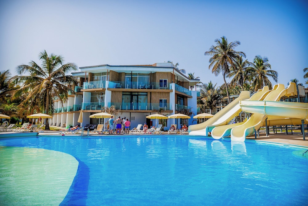 Kombo Beach Resort — Swimming pool in Serrekunda