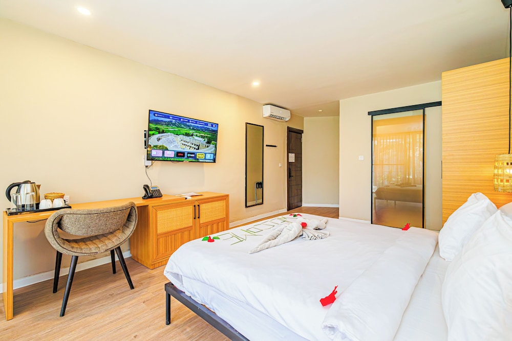 Kombo Beach Resort — Hotel rooms in Serrekunda