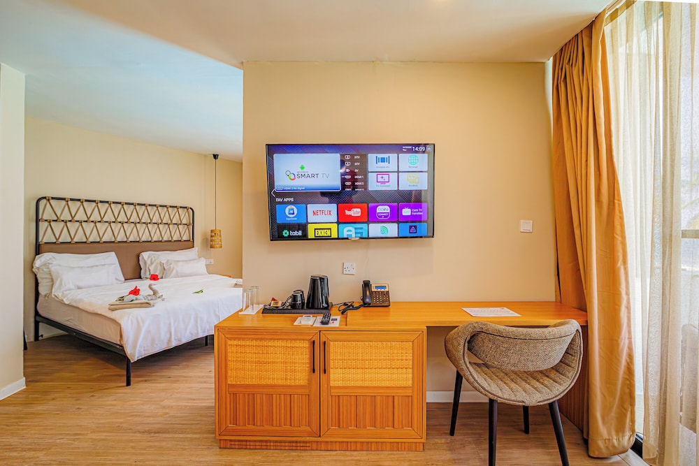 Kombo Beach Resort — Hotel rooms in Serrekunda