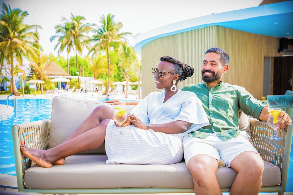 Kombo Beach Resort — Swimming pool in Serrekunda