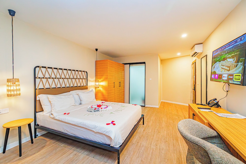 Kombo Beach Resort — Hotel rooms in Serrekunda