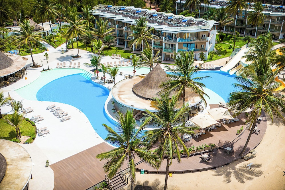Kombo Beach Resort — Swimming pool in Serrekunda
