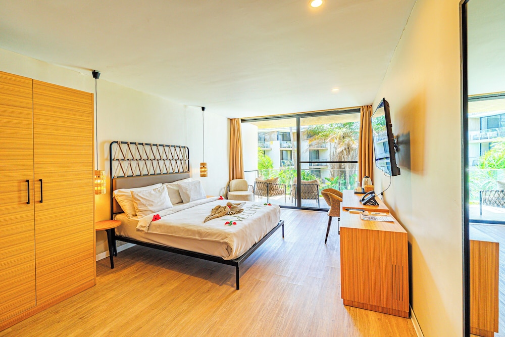 Kombo Beach Resort — Hotel rooms in Serrekunda