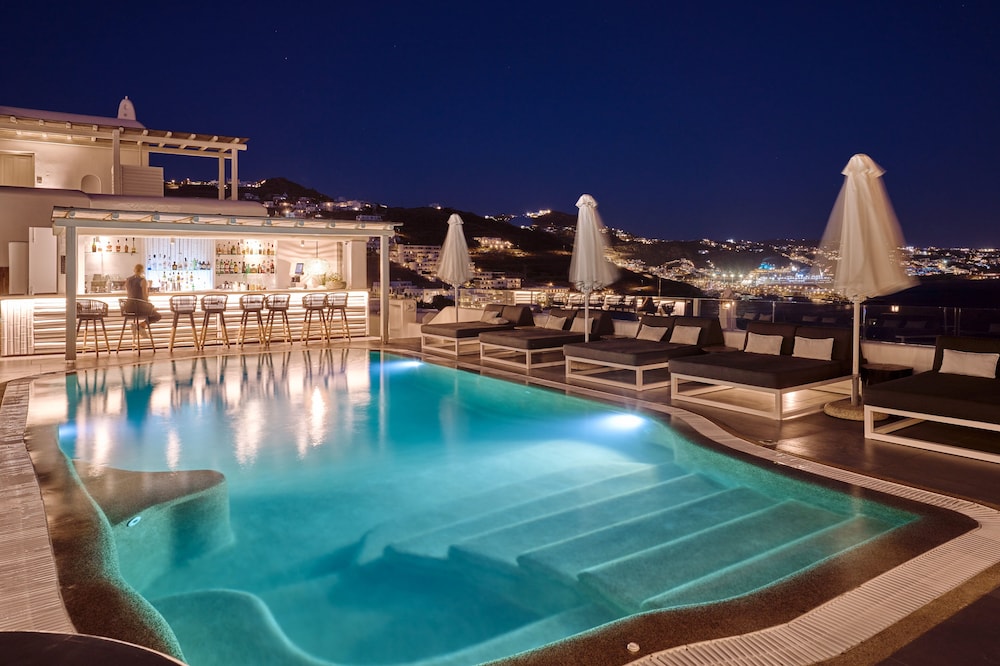 Mykonos Princess Hotel — Swimming pool in Agios Stefanos, South Aegean