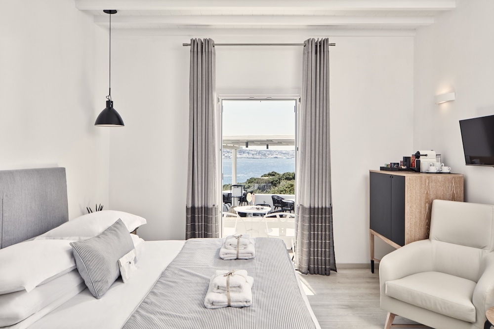 Mykonos Princess Hotel — Hotel rooms in Agios Stefanos, South Aegean