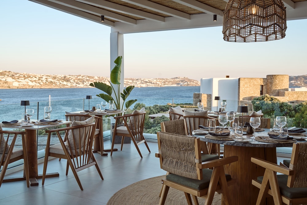 Mykonos Princess Hotel — Restaurant & bars in Agios Stefanos, South Aegean