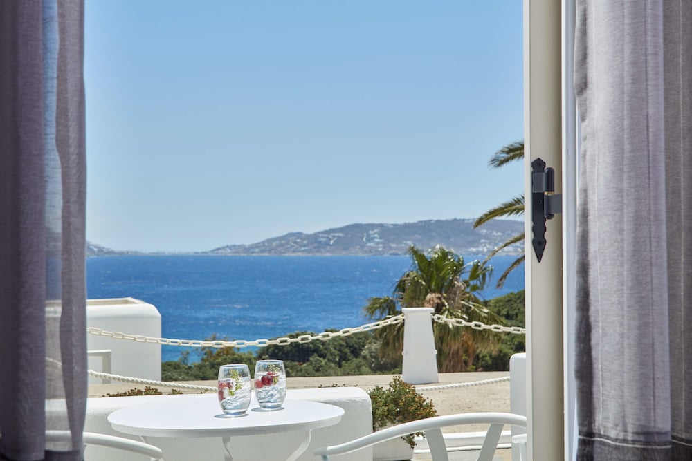 Mykonos Princess Hotel — Hotel rooms in Agios Stefanos, South Aegean