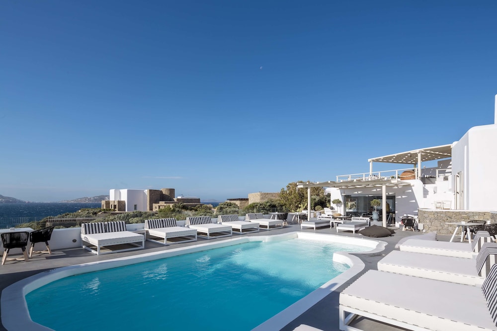 Mykonos Princess Hotel — Swimming pool in Agios Stefanos, South Aegean