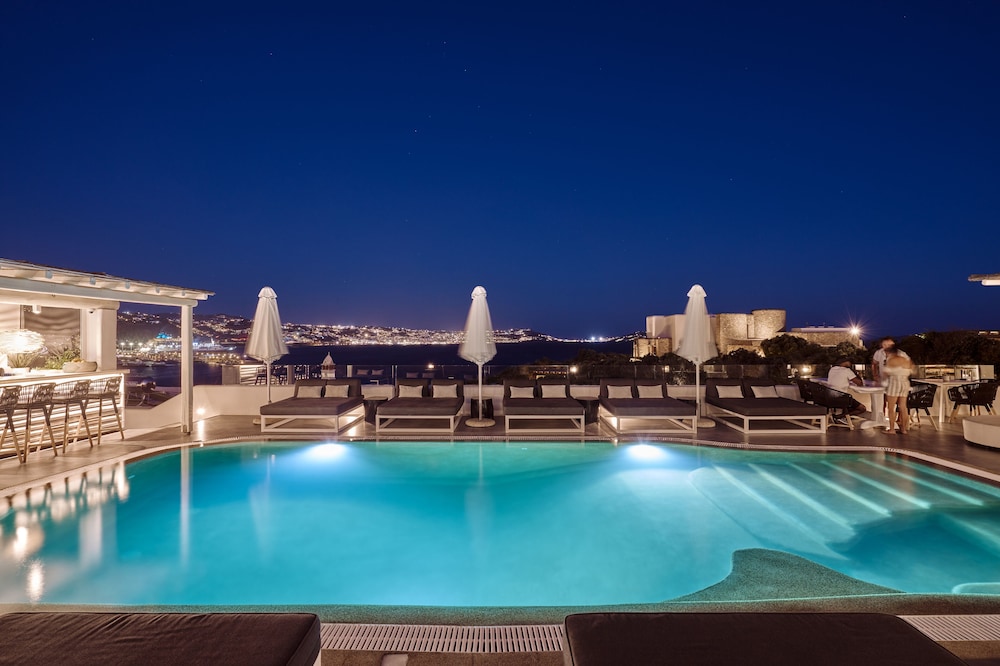 Mykonos Princess Hotel — Swimming pool in Agios Stefanos, South Aegean