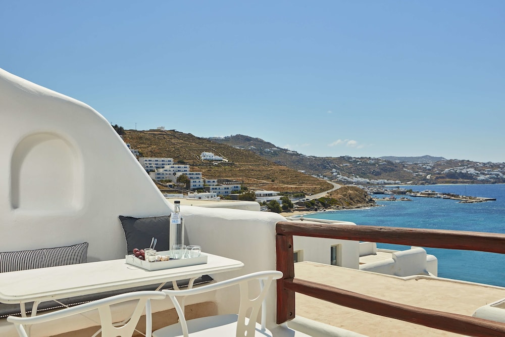 Mykonos Princess Hotel — Hotel rooms in Agios Stefanos, South Aegean