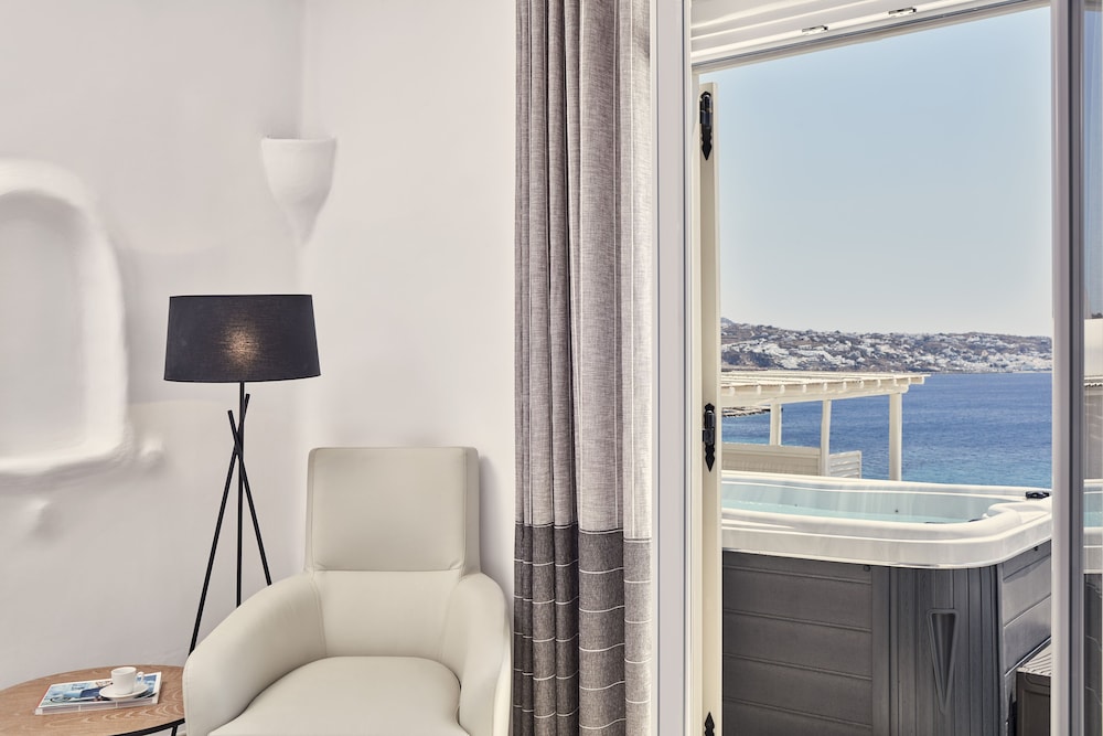 Mykonos Princess Hotel — Hotel rooms in Agios Stefanos, South Aegean