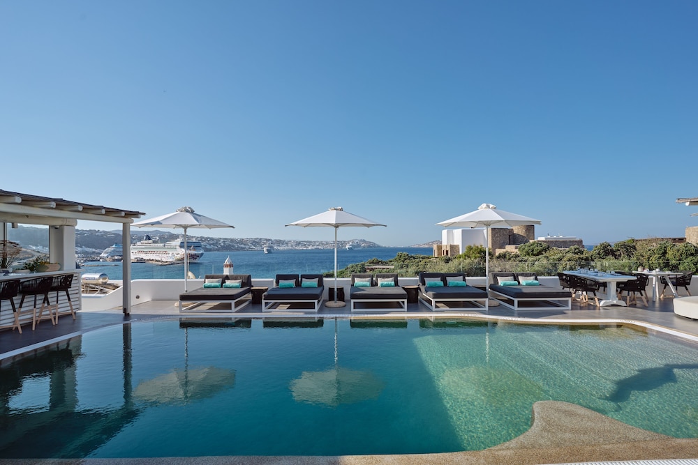 Mykonos Princess Hotel — Swimming pool in Agios Stefanos, South Aegean