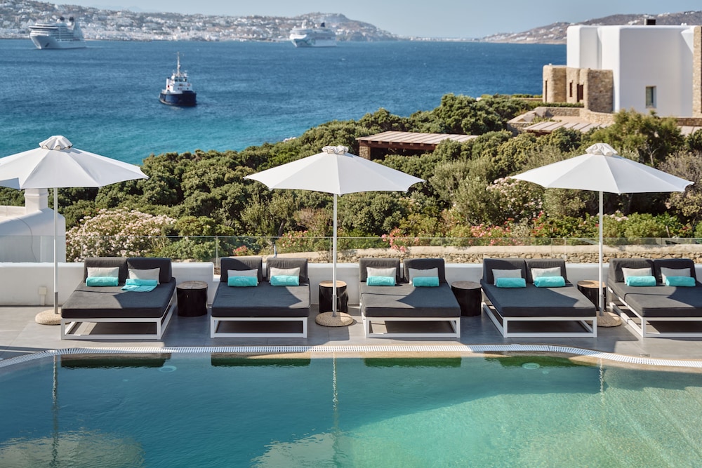 Mykonos Princess Hotel — Swimming pool in Agios Stefanos, South Aegean
