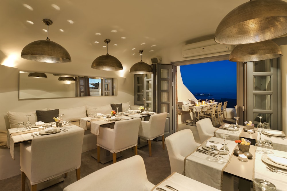 Kapari Natural Resort — Restaurant & bars in Imerovigli, South Aegean