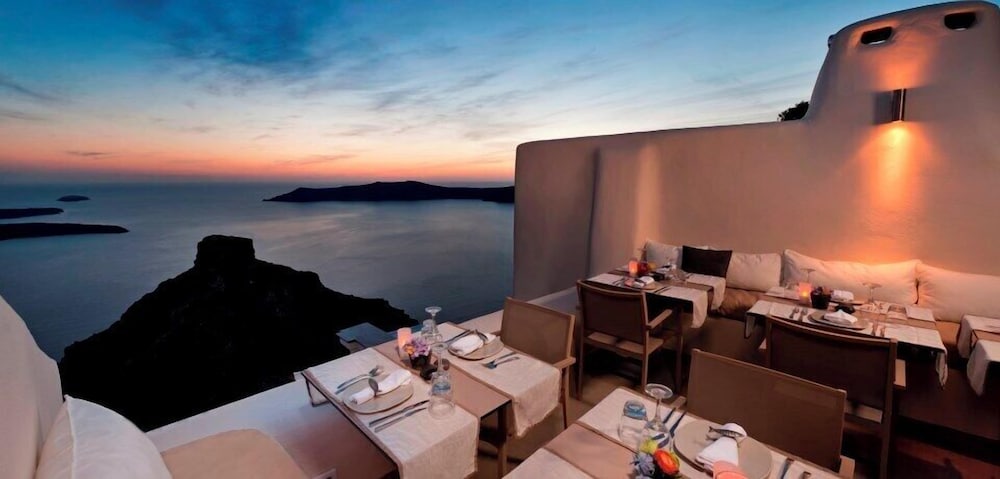 Kapari Natural Resort — Restaurant & bars in Imerovigli, South Aegean