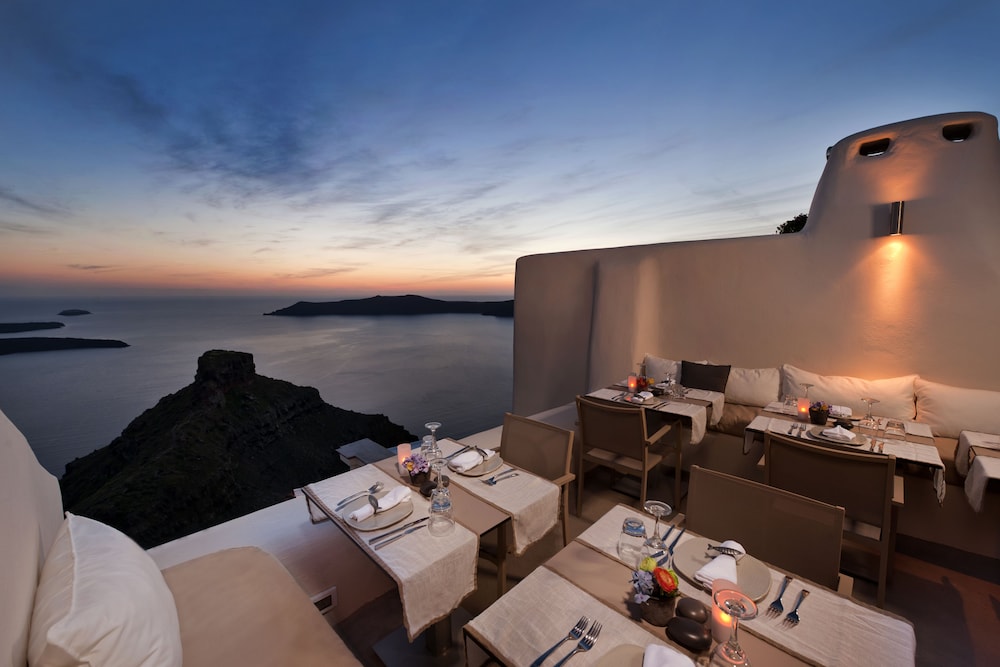 Kapari Natural Resort — Restaurant & bars in Imerovigli, South Aegean