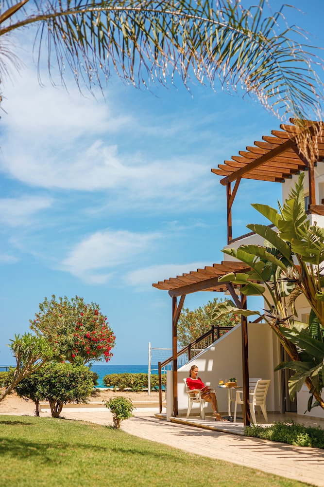 Louis Althea Beach Hotel — Hotel building in Protaras, Famagusta Region