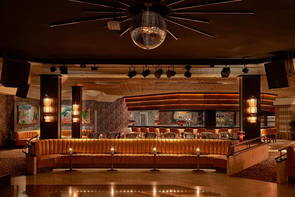Seaside Los Jameos — Restaurant & bars in Puerto del Carmen, Canary Islands