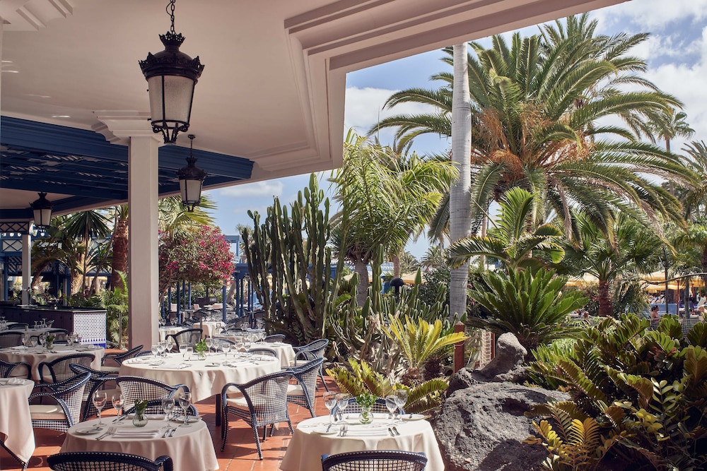 Seaside Los Jameos — Restaurant & bars in Puerto del Carmen, Canary Islands