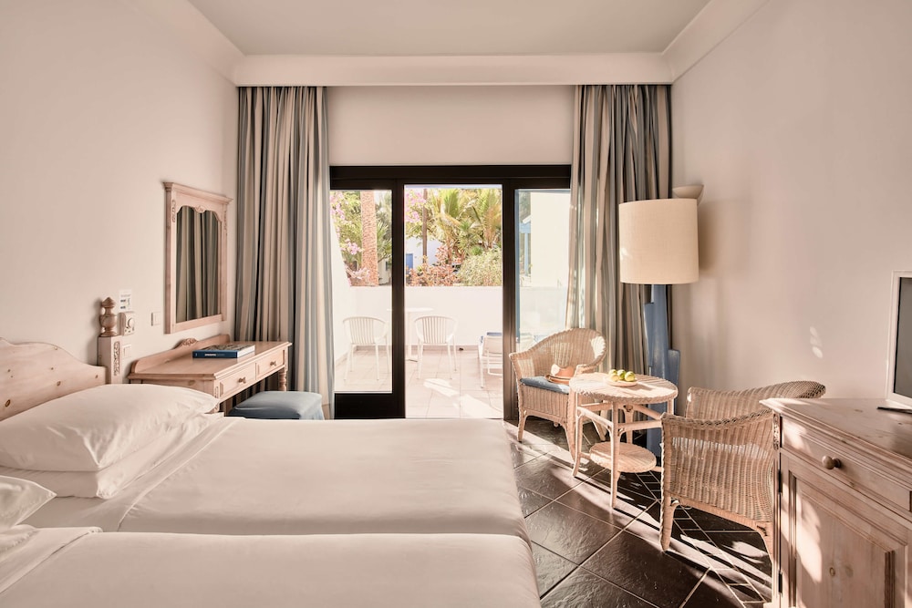 Seaside Los Jameos — Hotel rooms in Puerto del Carmen, Canary Islands