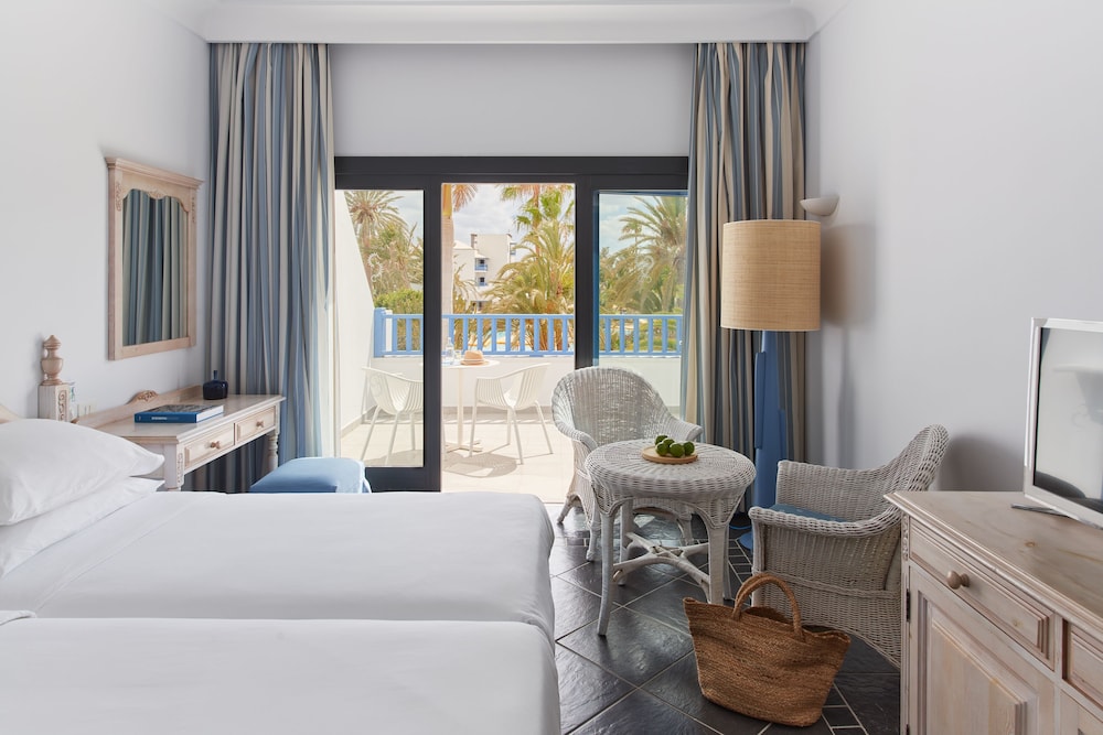 Seaside Los Jameos — Hotel rooms in Puerto del Carmen, Canary Islands