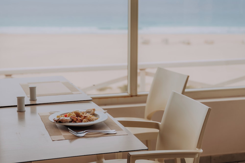 VOI Praia de Chaves Resort — Restaurant & bars in Rabil