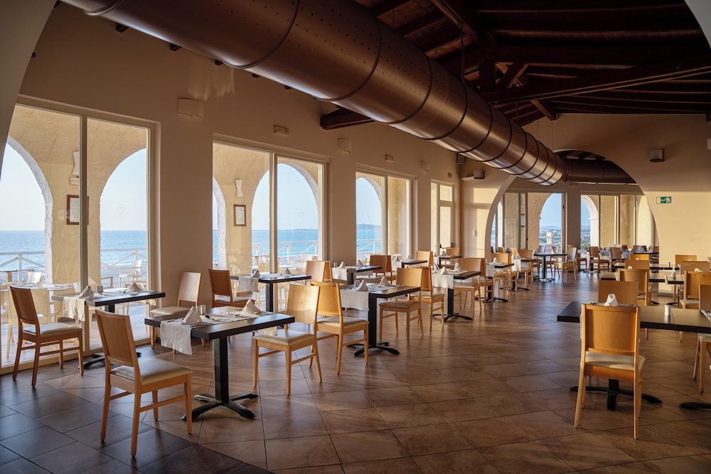 VOI Praia de Chaves Resort — Restaurant & bars in Rabil
