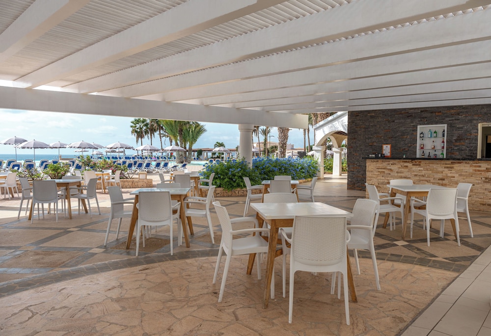 VOI Praia de Chaves Resort — Restaurant & bars in Rabil