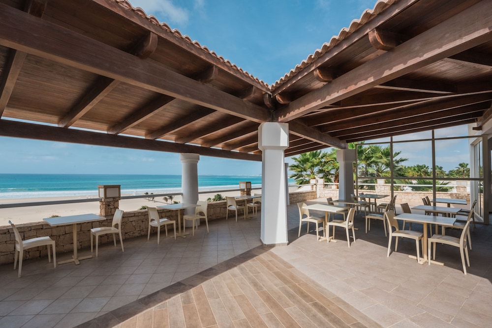 VOI Praia de Chaves Resort — Restaurant & bars in Rabil
