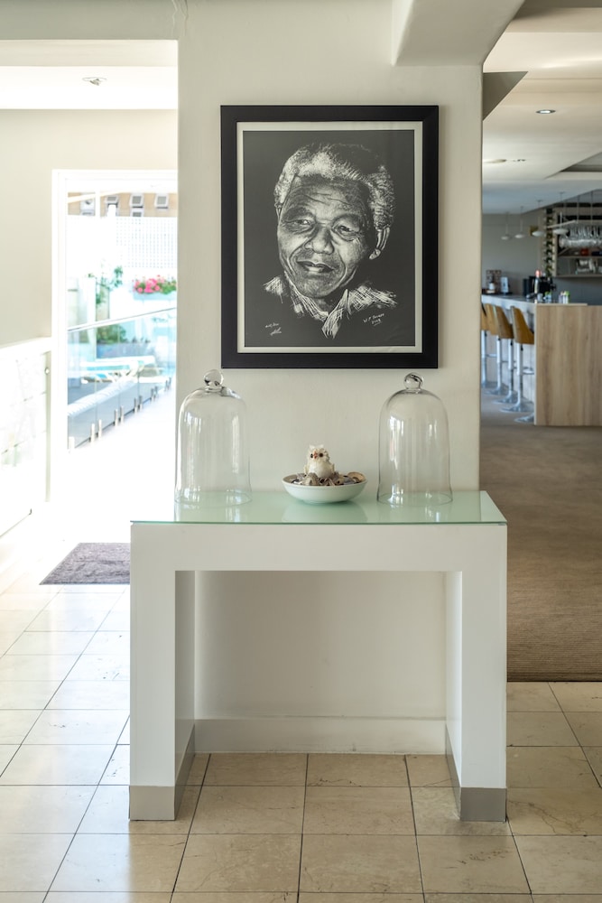 The Bantry Bay Aparthotel by Totalstay — Hotel building in Cape Town, Western Cape
