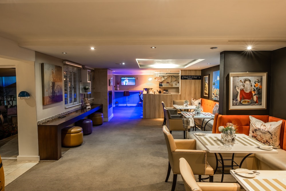 The Bantry Bay Aparthotel by Totalstay — Restaurant & bars in Cape Town, Western Cape