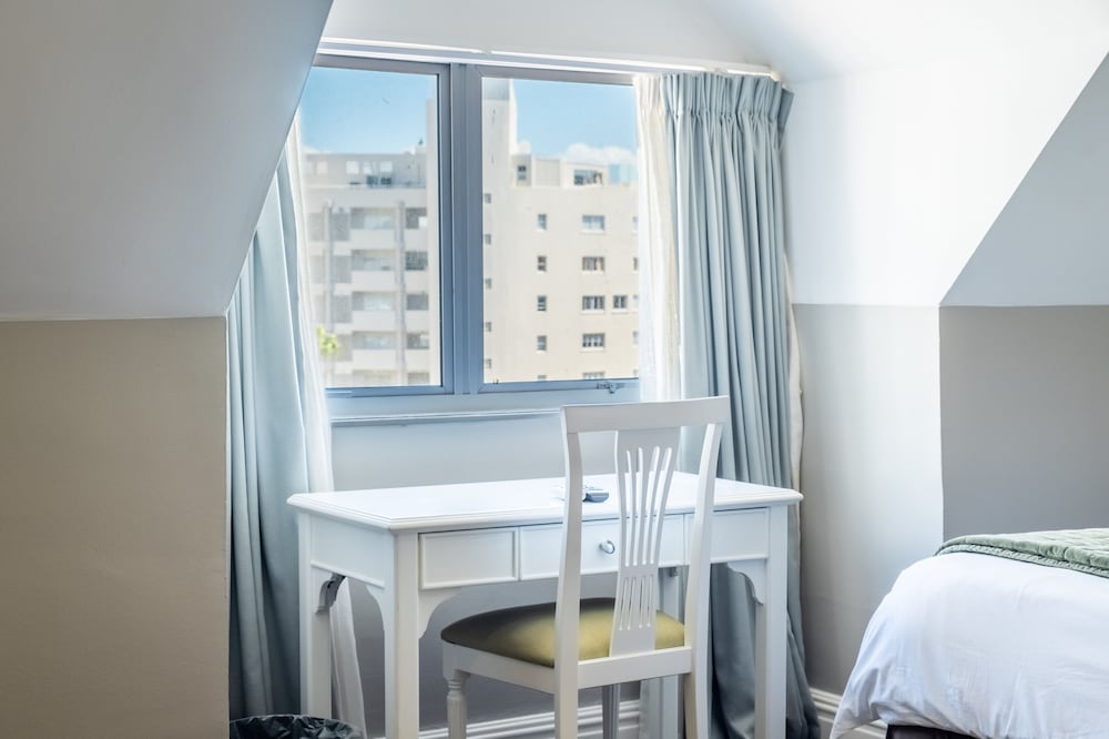 The Bantry Bay Aparthotel by Totalstay — Hotel rooms in Cape Town, Western Cape