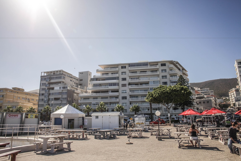 The Bantry Bay Aparthotel by Totalstay — Hotel building in Cape Town, Western Cape