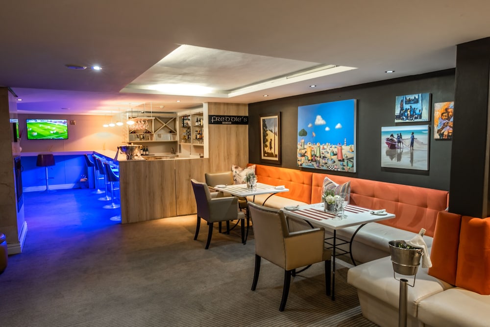 The Bantry Bay Aparthotel by Totalstay — Restaurant & bars in Cape Town, Western Cape