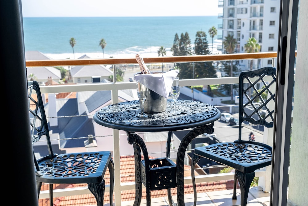 The Bantry Bay Aparthotel by Totalstay — Beach in Cape Town, Western Cape