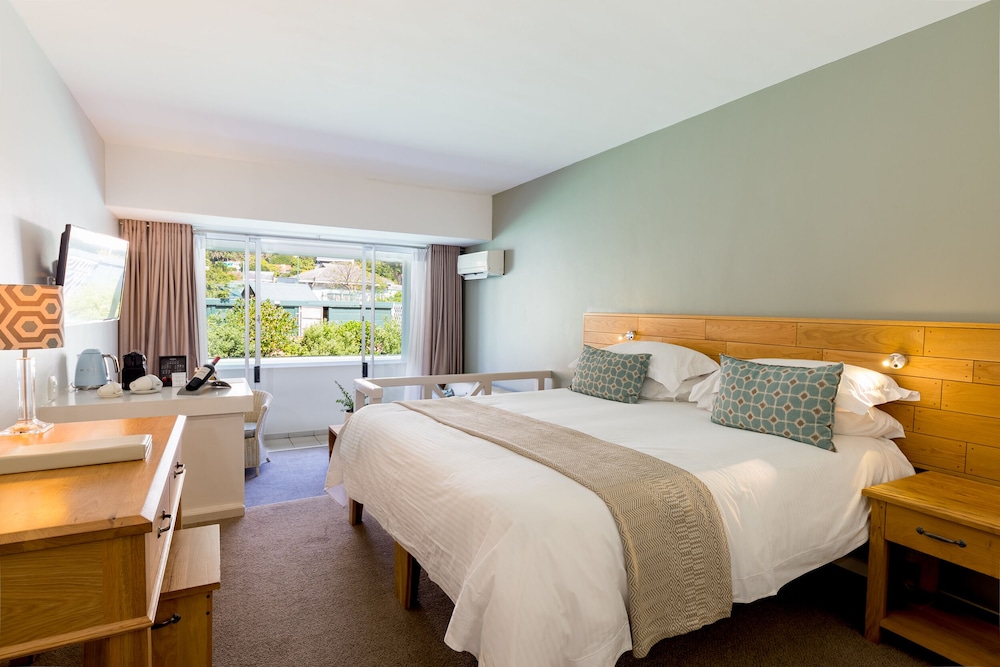 The Bay Hotel — Hotel rooms in Cape Town, Western Cape