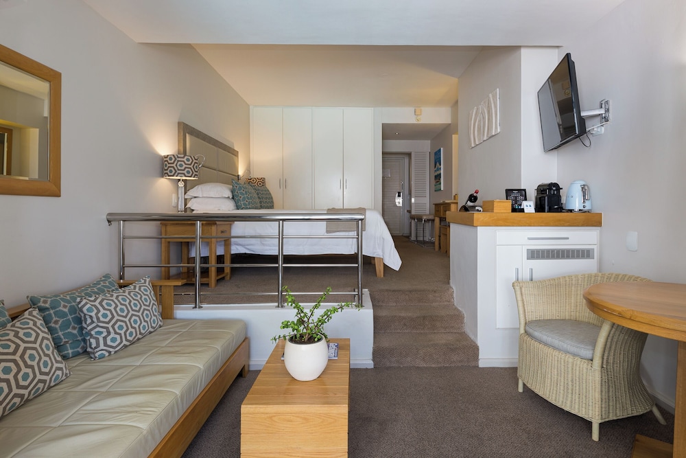 The Bay Hotel — Hotel rooms in Cape Town, Western Cape
