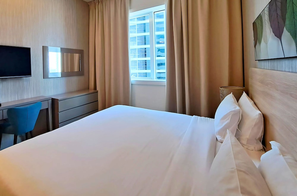 Barcelo Residences Dubai Marina — Hotel rooms in Dubai
