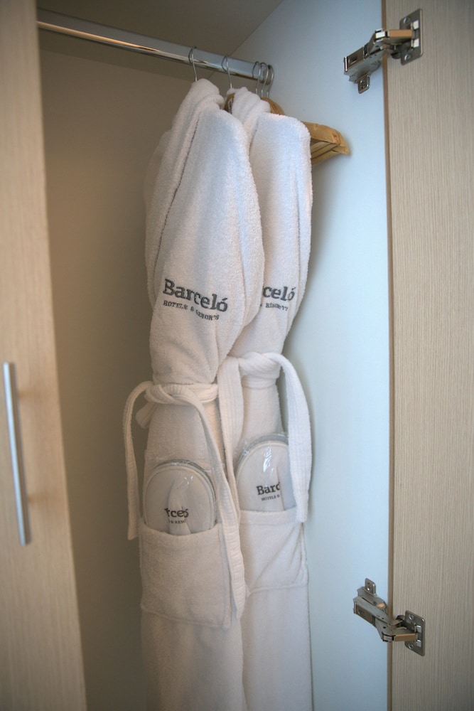 Barcelo Residences Dubai Marina — Hotel rooms in Dubai